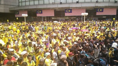 Jelang Hari Kemerdekaan, Puluhan Ribu Rakyat Malaysia Unjuk Rasa