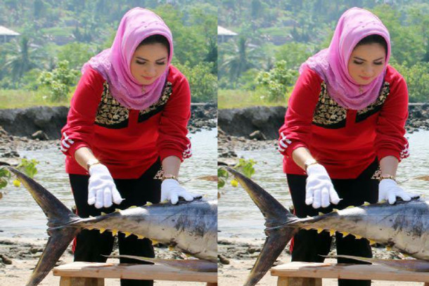 Istri Cantik Gubernur Lampung Aprilani Yustin Ajak Masyarakat Gemar Makan Ikan