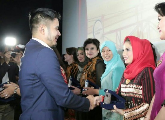 Aprilani Yustin dapat penghargaan 70 Perempuan Inspiratif Indonesia | MRF