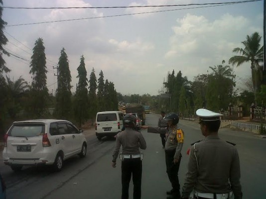 Lalulintas di Jembatan Way Tipo Gunung Sugih Macet Satu Kilometer