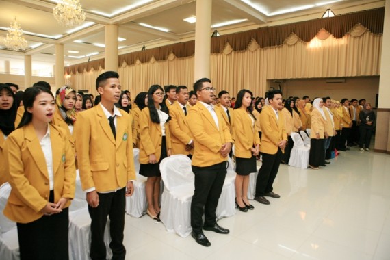 98 Mahasiswa Stikes Mitra Lampung Angkat Janji Ners