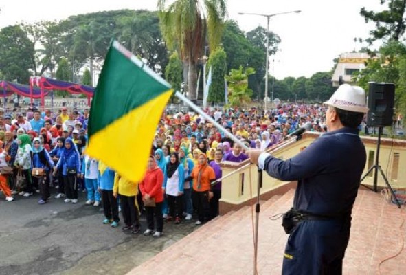 Ratusan PNS Pemprov Lampung Ikuti Jalan Sehat
