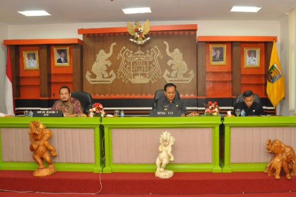 Kepala BKD Lampung, Zaini Nurman dalam sosialisasi U-PUPNS di Ruang Sungkai Balai Keratun, Rabu, 21/10/2015. | Widya/Jejamo.com