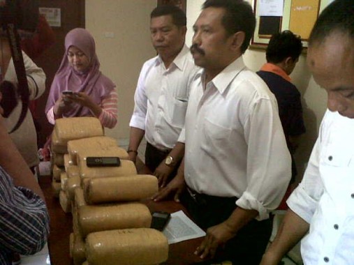 Polda Lampung Gagalkan Pengiriman 40.65 Kilogram Ganja