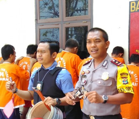 Kasatreskrim Polres Lampung Tengah AKP Harto Agung Cahyono (kiri) dan Wakapolres Lampung Tengah Komisaris Eko Mei. | Raeza Handani/jejamo.com