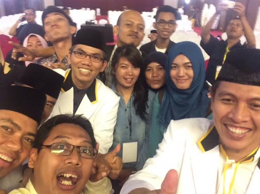 Pimpinan PKS Lampung, PKS Bandar Lampung selfie bersama para awak media | Humas PKS 