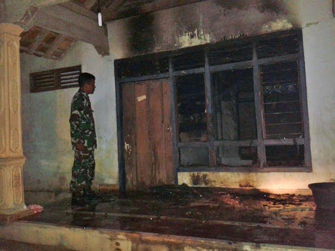 Kondisi rumah yang dibakar massa di Batanghari Nuban, Lampung Timur | Wahyu/jejamo.com