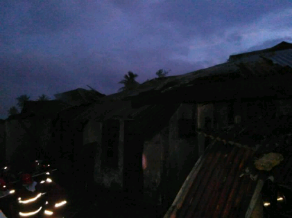 Breaking News: Rumah Terbakar di Jalan Emir Nur Milik Penjaga Sekolah dan Guru SD