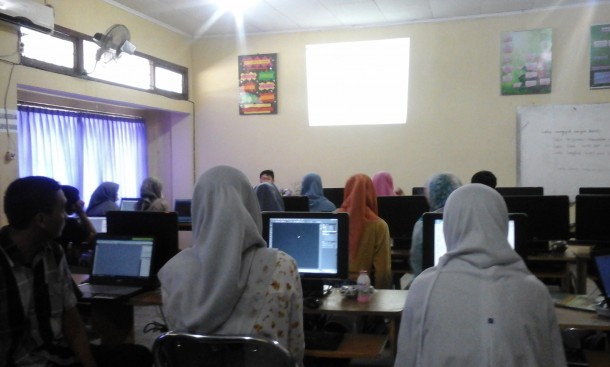 UKM Penelitian Universitas Lampung Gelar Pelatihan Desain Grafis