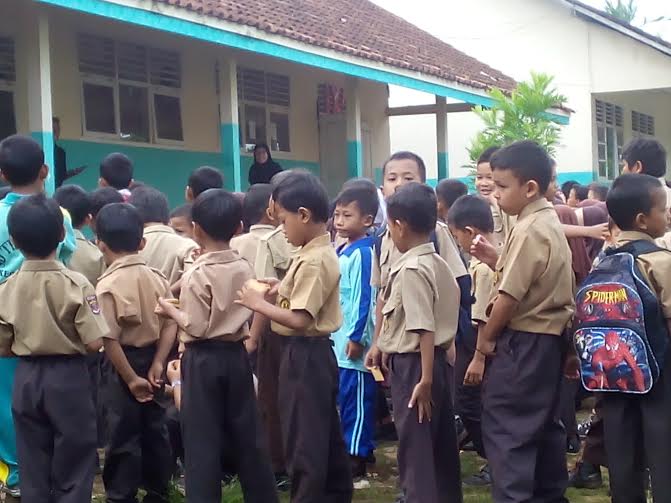 Perguruan Tri Sukses Natar Lampung Selatan Bagi Rapor Serentak