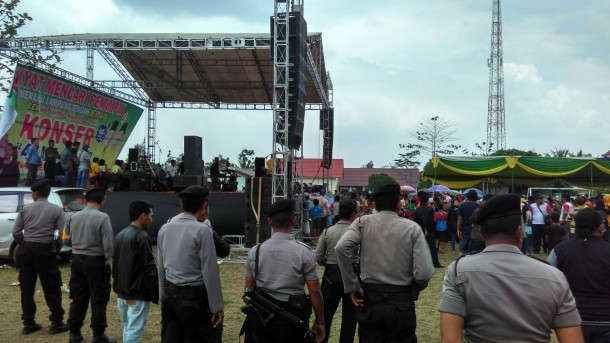Ratusan Personel Polres Lampung Tengah Amankan Kampanye Akbar Mudiyanto-Musa