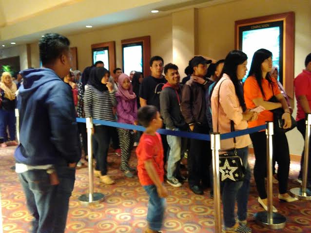 Warga Bandar Lampung Isi Liburan di Bioskop Cinema 21