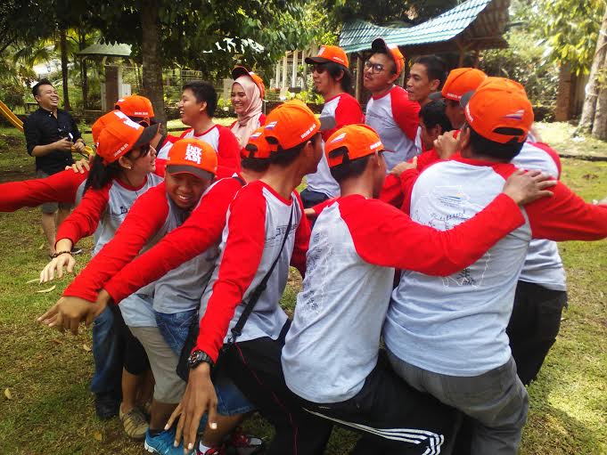 PT. KAI Lampung Bangun Kekompakan Karyawan Melalui Outbound