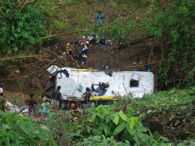 Bus Masuk Jurang di Jalinsum Lampung Selatan, Dua Penumpang Tewas