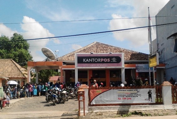 Masya Allah, Kasir Cantik Alfamart di Bandar Lampung Ini Rajin Sedekah