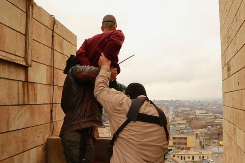 ISIS Eksekusi Gay dengan Cara Dilempar dari Atap Gedung
