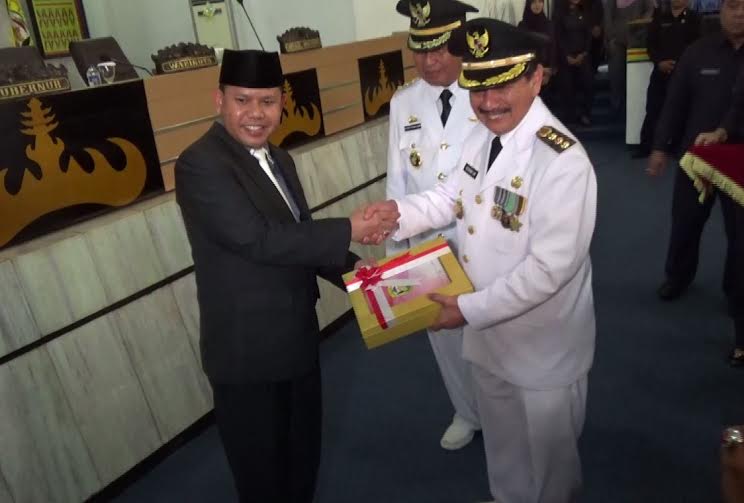 Usai Dilantik Gubernur Lampung, Herman HN Sertijab dengan Sulpakar