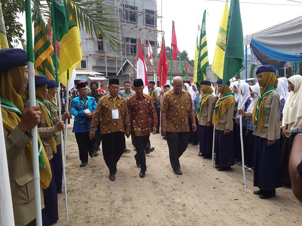 Bupati Pringsewu, Sujadi daimpingi pengurus PDM pada acara Musda Muhammadiyah. | Nur Kholik/Jejamo.com 
