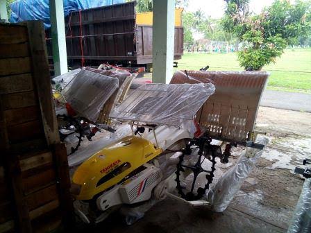 Bantuan traktor yang diterima Korem 043/Gatam dari Kementerian Pertanian Republik Indonesia. | Ist.