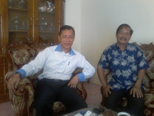 Direktur Utama Rumah Sakit (RS) Assyifa Medika Tulangbawang Barat Edi Anwar (kiri) dan Kepala Biro Jejamo.com Buhairi Aidi | Mukaddam/jejamo.com