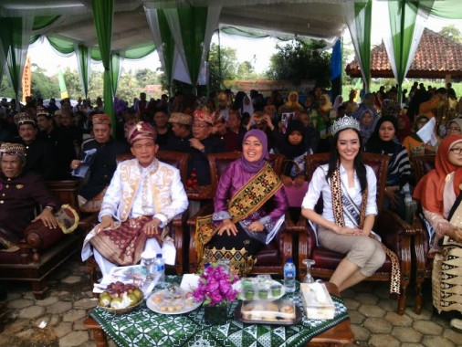 Bupati Lampung Timur Chusnunia Chalim Buka Festival Melinting