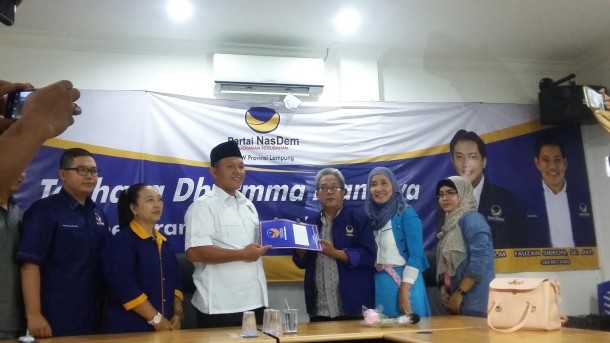 Bupati Lampung Tengah Deklarasikan Diri Gabung NasDem