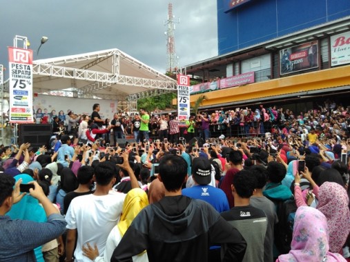 Raffi Ahmad Minta Maaf Tak Bisa Ajak Keluarga ke Bandar Lampung