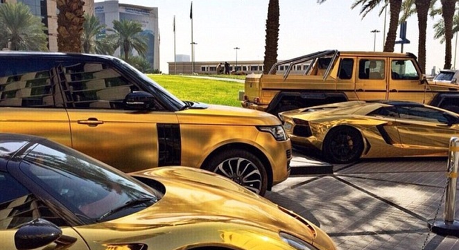 Kendaraan mewah berlapis emas milik Turki bin Abdullah. | Ist.