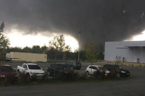 Tornado Hajar Uruguay, Mobil Beterbangan dan Tewaskan 4 Orang