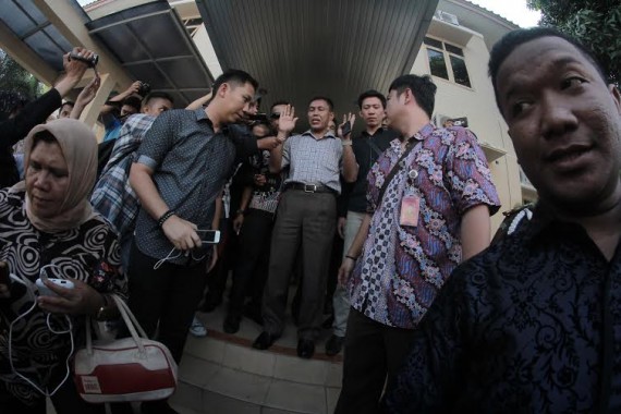 Albar Hasan Tanjung keluar dari Kantor Kejati Lampung | ist