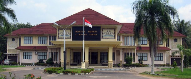 Lampung Timur Defisit, Bupati dan Wakil Bupati Dapat Land Cruiser dan Harrier