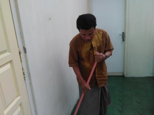 Darlis Mansyur Enam Tahun Menjadi Marbot Masjid As Sajdah Telukbetung Bandar Lampung