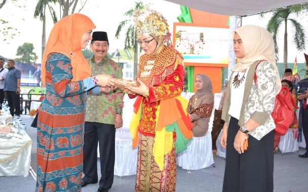 Bandar Lampung Ikuti Pawai Budaya Nusantara Munas APEKSI di Jambi