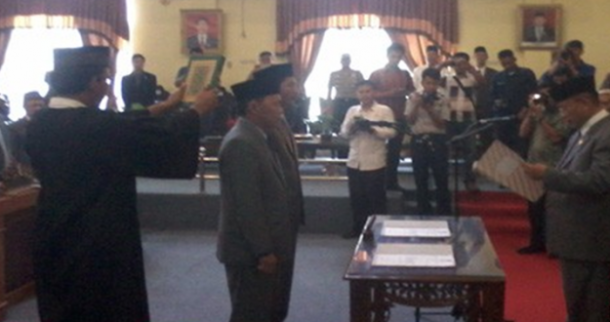 Advertorial: DPRD Lampung Timur Lantik Edi Prabowo dan Faizal Risa Sebagai Anggota Baru