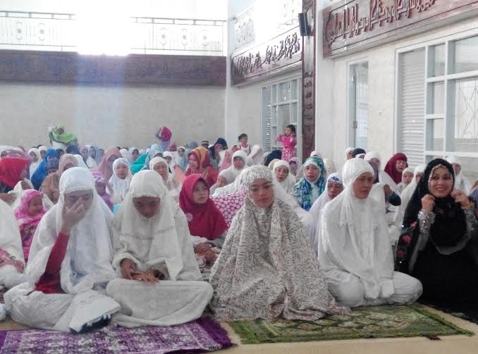 Advertorial: Bupati Lampung Timur Salat Ied di Islamic Center Sukadana