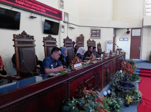 DPRD Lampung Timur Gelar Rapat Paripurna Pemandangan Umum Fraksi terhadap Raperda Perangkat Daerah