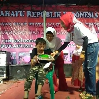 Puluhan Lansia Senam di Halaman DPD PKS Bandar Lampung