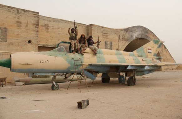 ISIS Klaim Tembak Jatuh Satu Jet Tempur Suriah di Kota Deir Az Zor