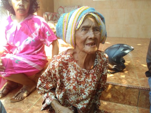 Pemilik Rumah yang Terbakar di Kaliawi Bandar Lampung Menangis Histeris