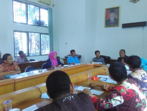 Pansus Perangkat Daerah Kabupaten Lampung Tengah saat memanggil Samling SKPD untuk dijadikan pertimbangan melakukan penggemukan atau perampingan SKPD | Raeza/jejamo.com 