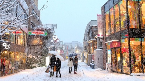Setelah 54 Tahun, Kota Tokyo Akhirnya Kembali Diguyur Hujan Salju