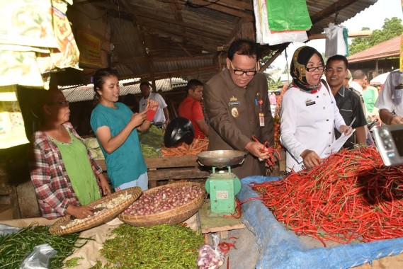 Sekda Lampung Utara Samsir Sidak Pasar Sentral Kotabumi