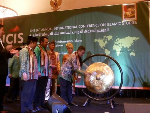 Menteri Agama memukul gong dan sambutan membuka AICIS ke 16 di Balroom Hotel Novotel, Bandar Lampung, Selasa, 1/11/2016 | Sugiono/jejamo.com