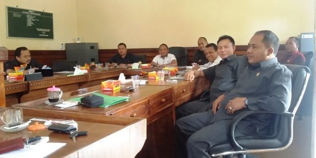 Kantor Dinas Bina Marga Provinsi Lampung Didemo Sejumlah Orang