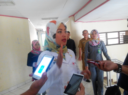 Bupati Chusnunia Chalim Pusing Tentukan Perbaikan Jalan Rusak di Lampung Timur