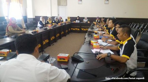 Forum Honorer Kategori 2 (FK2L) Lampung Selatan beraudiensi bersama Komisi D DPRD Lampung Selatan.
