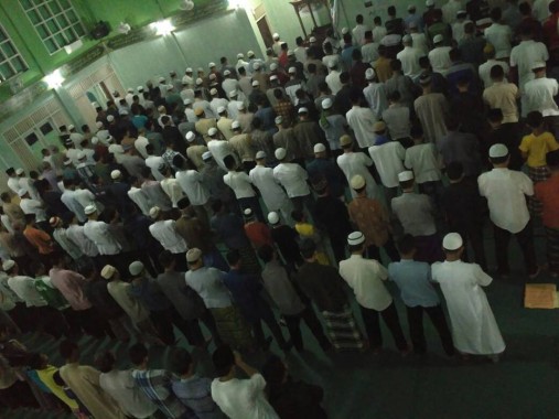 Peserta Subuh Berjamaah Masjid Al Huda Bandar Lampung Kumpulkan Rp7,5 Juta untuk Korban Gempa Pidie