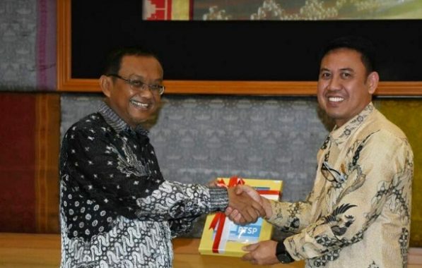 DPRD Bandar Lampung Terima LHP Kinerja Pelayanan Satu Pintu dari BPK RI
