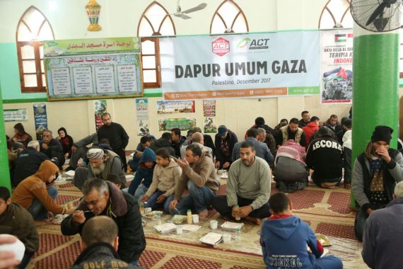 ACT Salurkan Ribuan Paket Makanan Dapur Umum Indonesia untuk Palestina