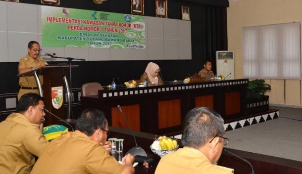 Gubernur Lampung Berikan Rp6,6 Miliar untuk Para Relawan Lansia dan PKH